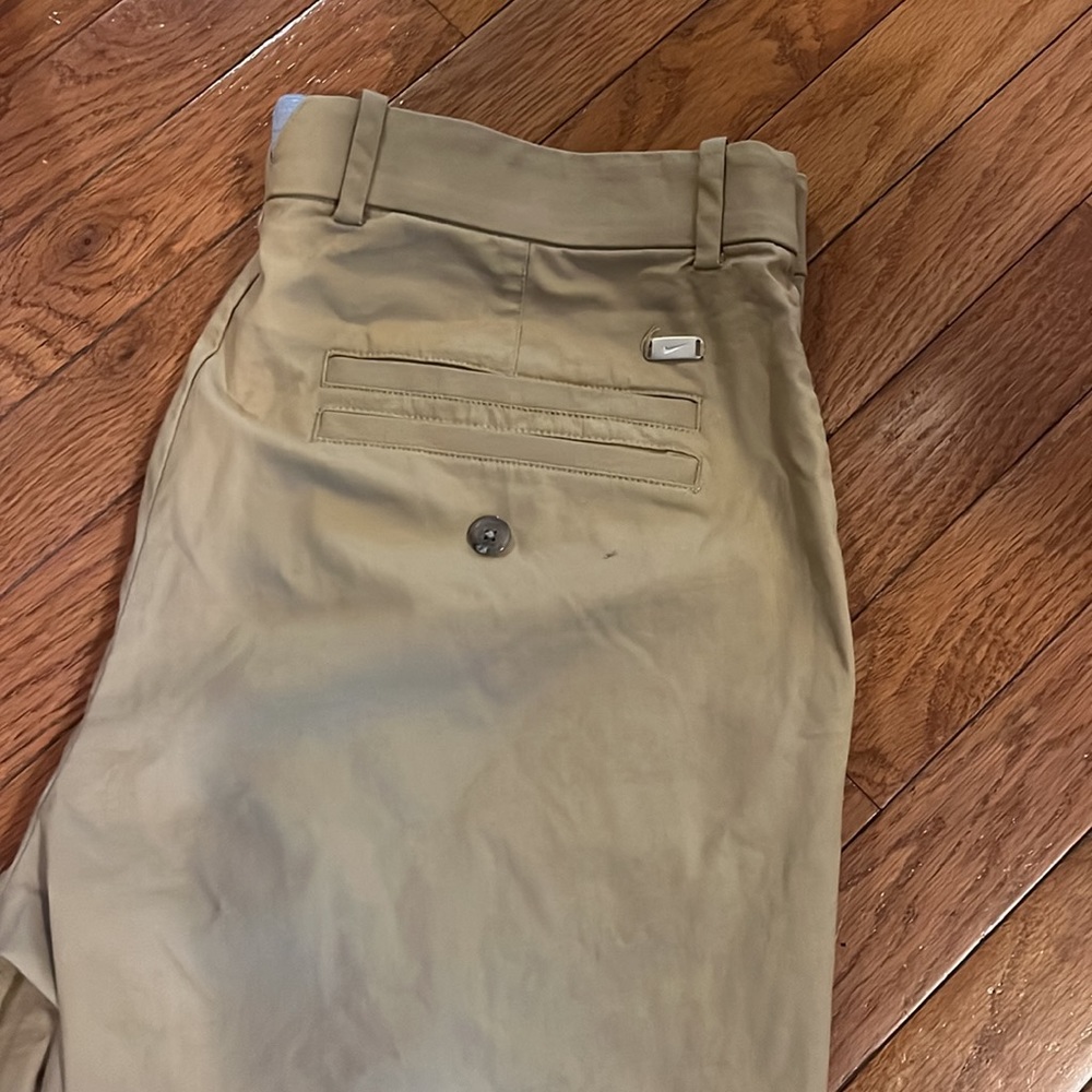 Men’s Nike dry fit khaki